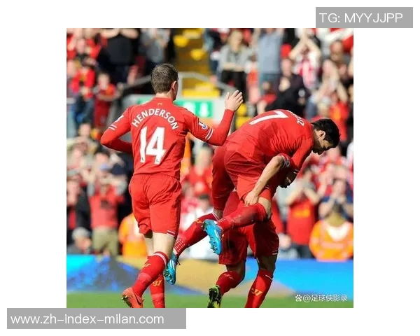 安菲尔德激情四溢利物浦女球迷热情脱衣庆祝英超夺冠盛况